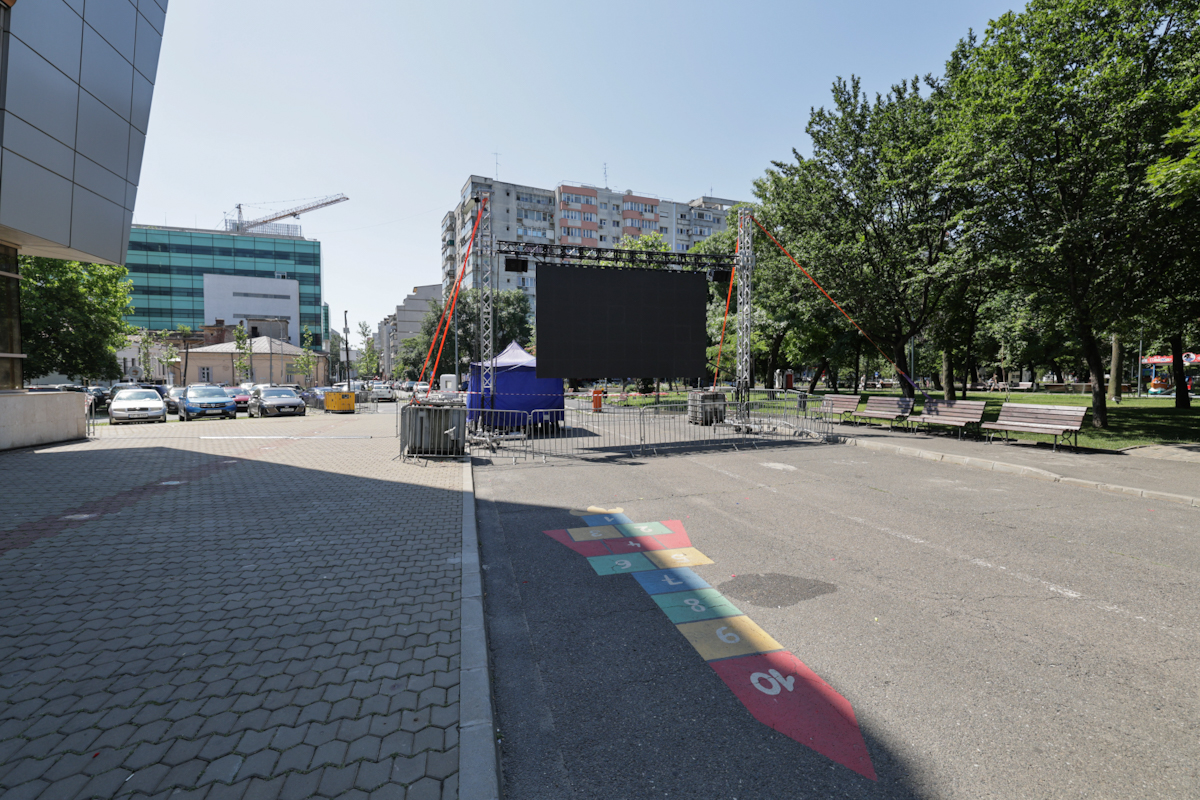 Fanii tricolorilor vor putea urmări meciul România-Ucraina pe ecrane gigant montate la București și în țară
