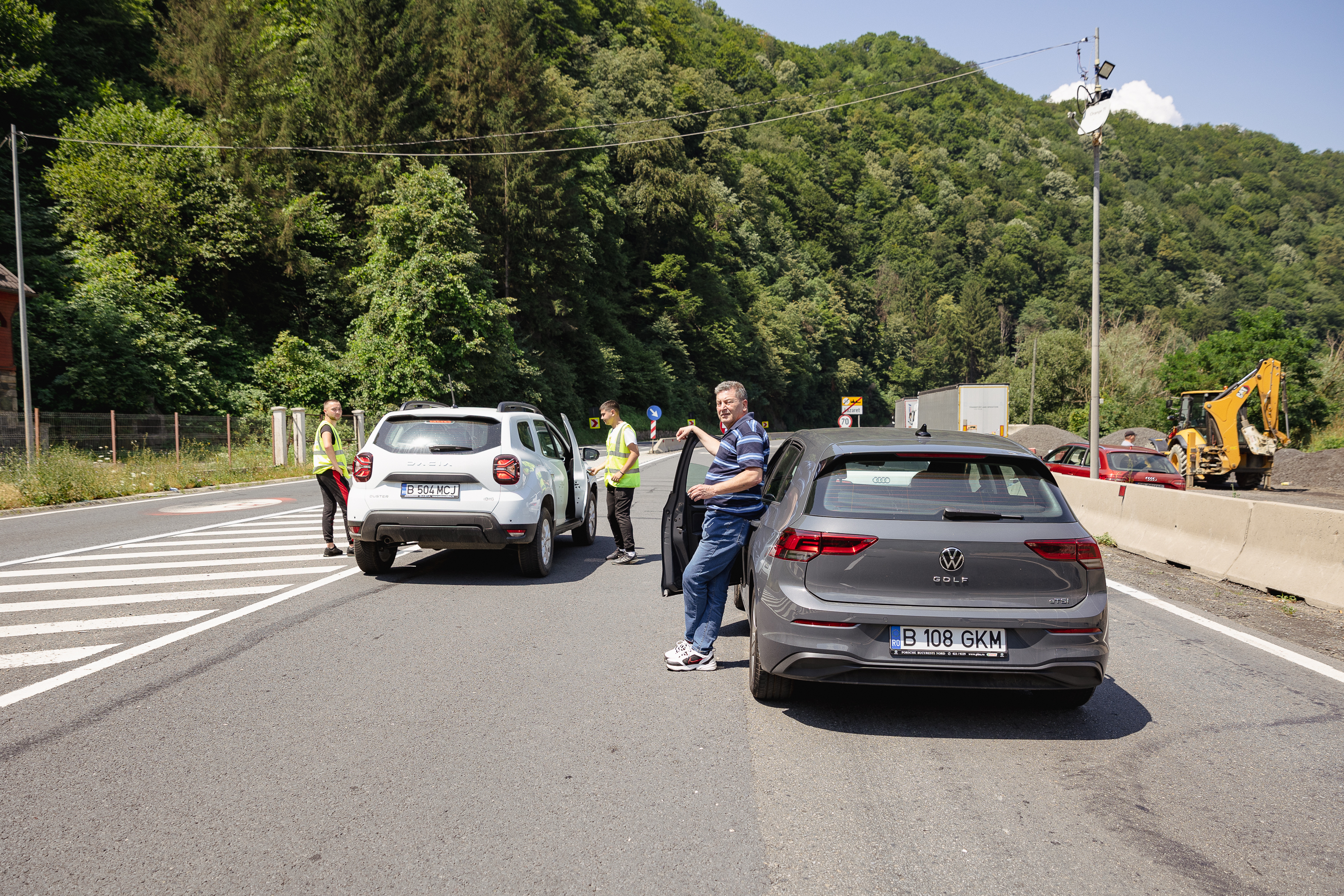 REPORTAJ Valea Oltului - viața după barieră. În lipsa traficului, natura își revine și nu prea, iar ministrul Grindeanu supraveghează cu drona progresul lucrărilor