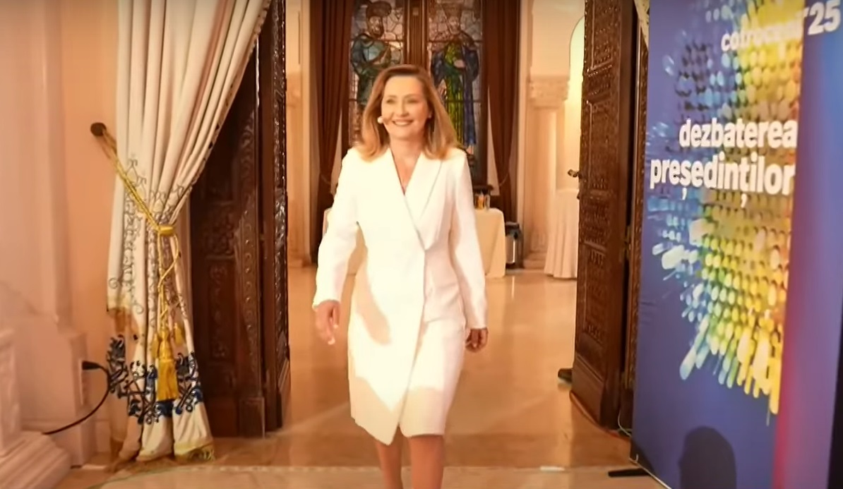 Elena Lasconi, trei dezbateri electorale și trei ținute albe. Semnificația din spatele alegerilor vestimentare ale candidatei la Președinție