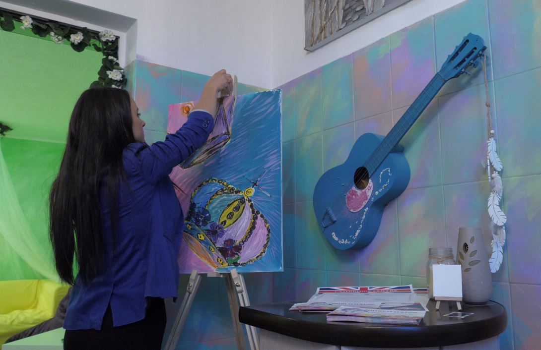 VIDEO| Diana și Andrei Barbu, doi tineri români care au trăit în Anglia, deschid un atelier de relaxare în București. Ei îi spun CHILLuială!