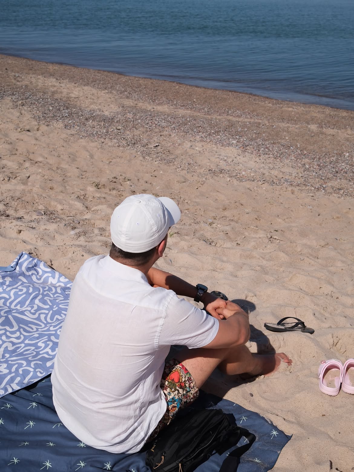 Cine sunt vedetele care au mers la plajă cu prosopul și mâncare la pachet: „Să scapi de gălăgia turismului de august”
