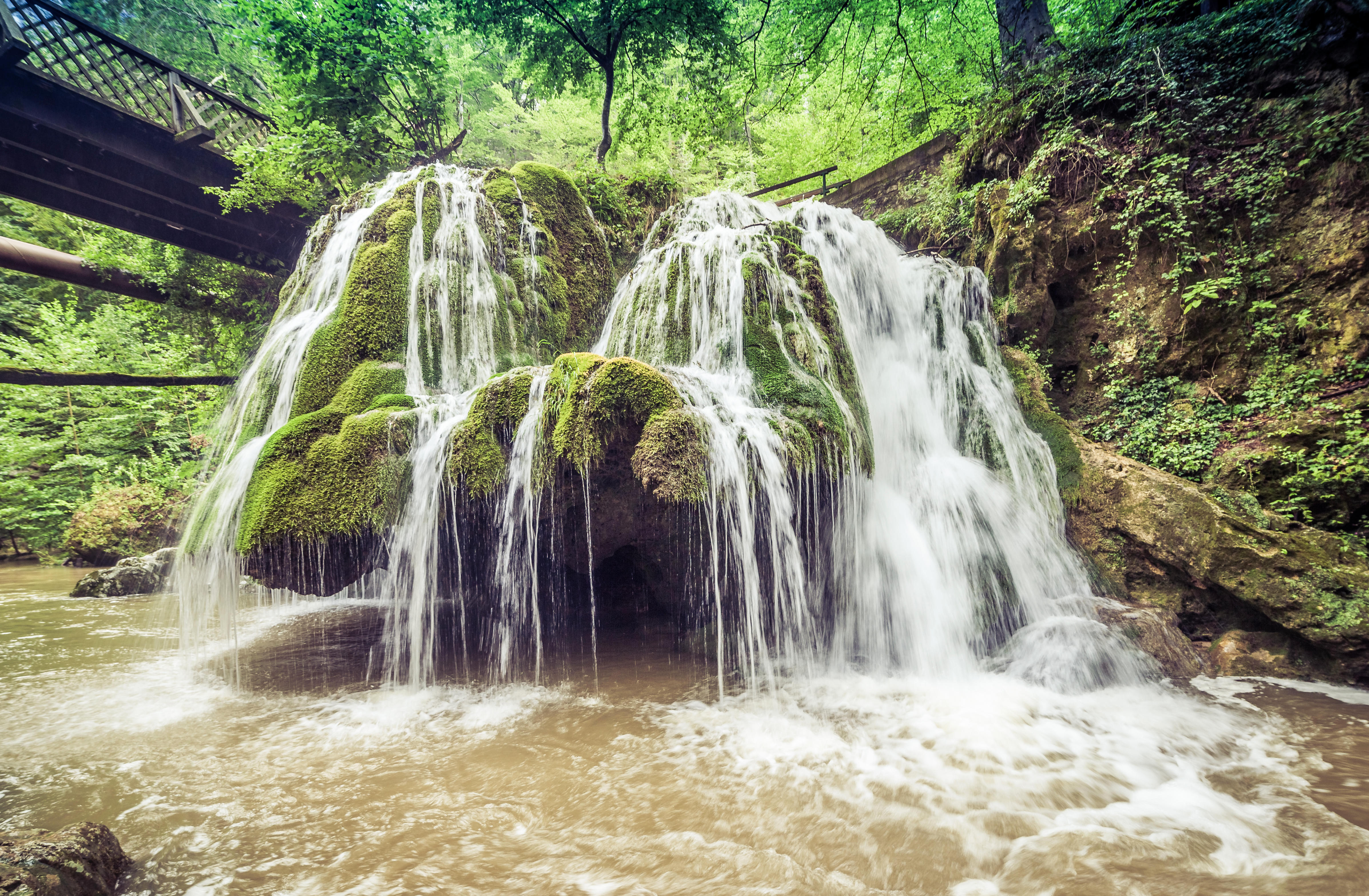 Cascada Bigăr s-a prăbușit. Ce spun autoritățile