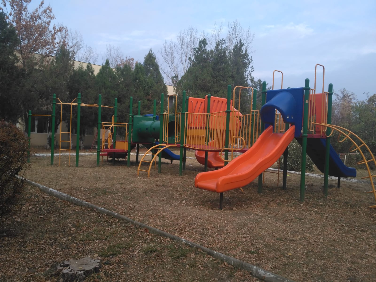 EXCLUSIV/ Mărturii din orfelinatul ororilor. Un angajat al unui centru pentru copii cu dizabilități face dezvăluiri cutremurătoare: recunoaște că au bătut minorii, dar dă vina pe sistem