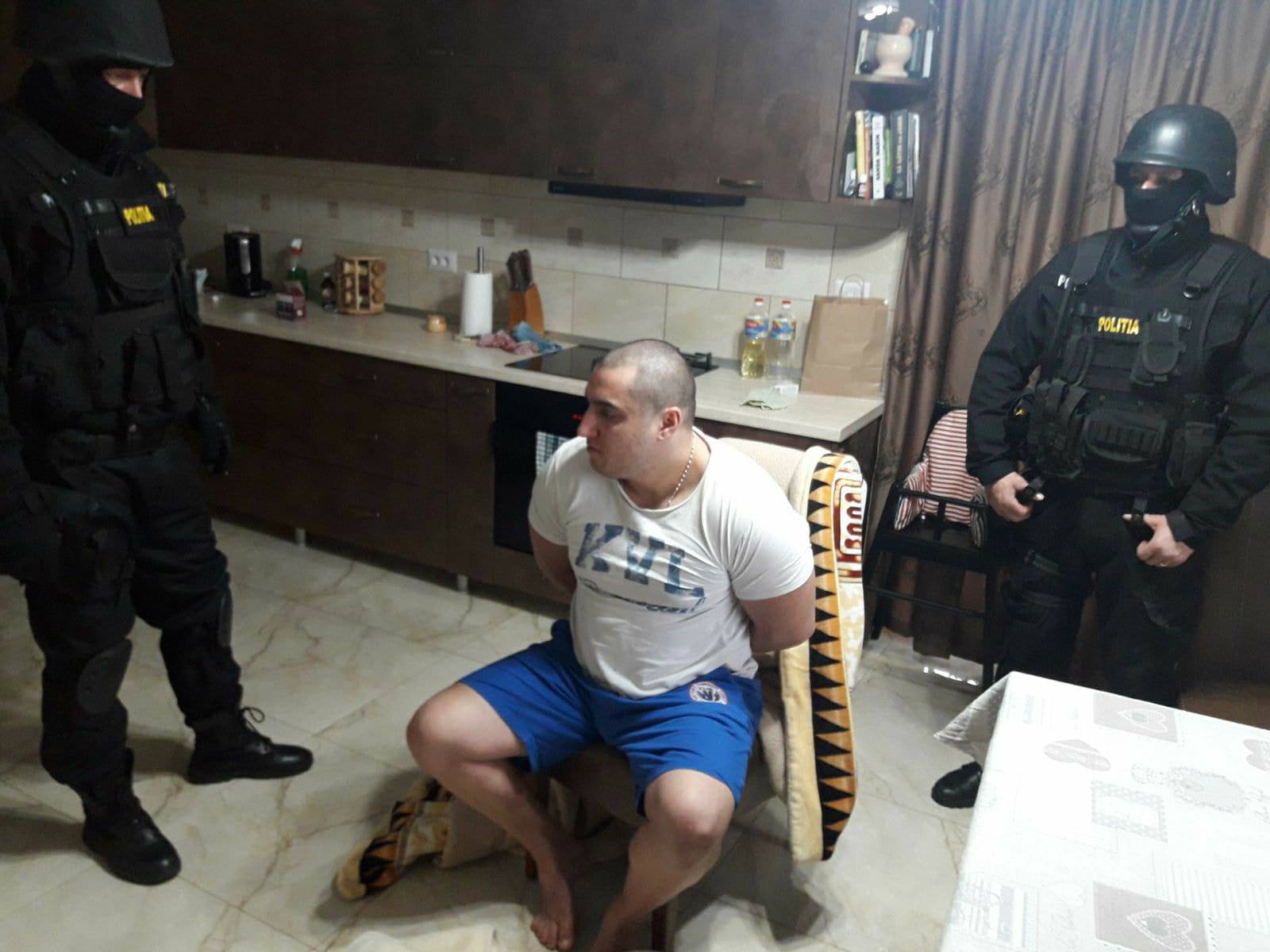 UPDATE: Polițistul din Suceava atacat cu sabia a ieșit din prima operație. Stare lui e în continuare gravă