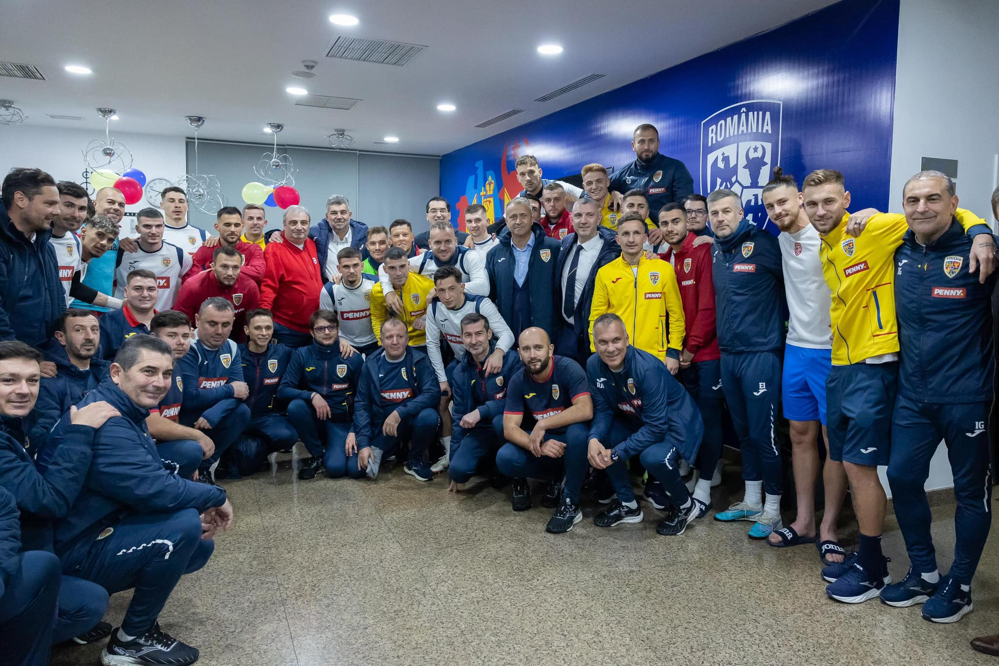 Marcel Ciolacu a venit la antrenamentul naționalei României înaintea partidei cu Elveția