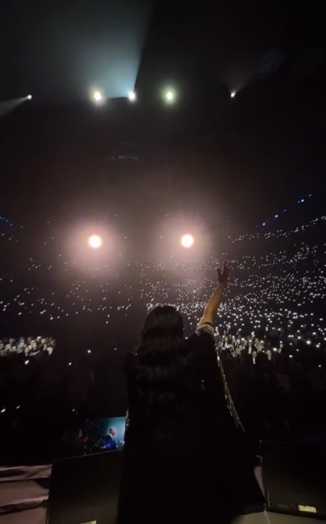Cel mai emoționant moment de la concertul susținut de Andra în Cluj. Ce melodie a cântat alături de Eva, fiica ei: „Să o primiți cu dragoste”