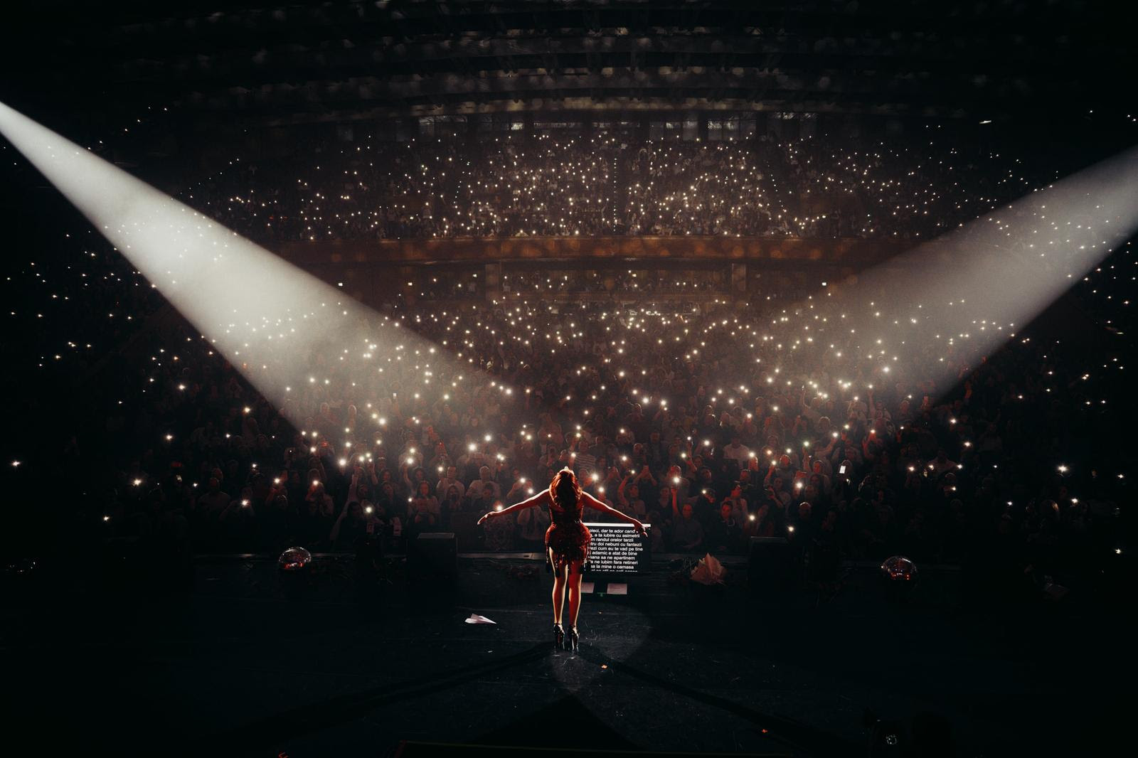 Cum a apărut Lidia Buble pe scena de la Sala Palatului din București: „A meritat”. Andreea Esca i-a fost alături
