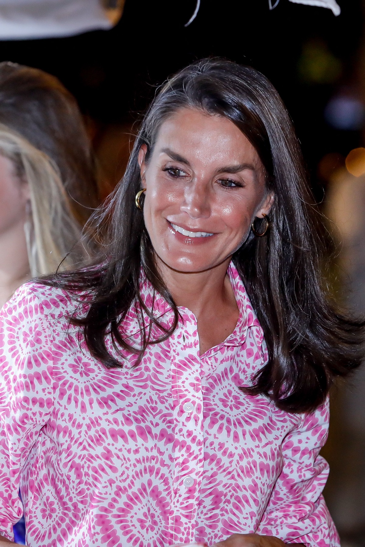 Regina Letizia a Spaniei, îmbrăcată într-o rochie mini de 160 de lei. Articolul vestimentar poate fi găsit și în magazinele din România