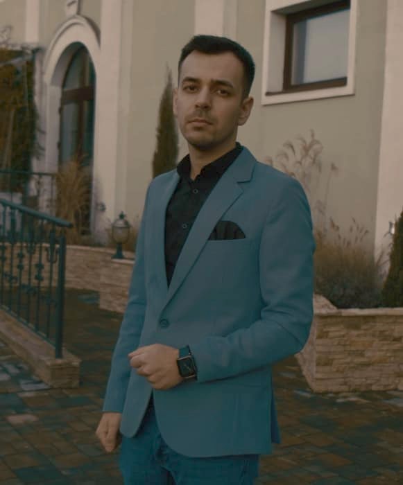 Cristian Secui de la „X Factor” a renunțat la preoție și se dedică pasiunii sale: „Mi-a fost frică de eșec și aveam nevoie de o confirmare”