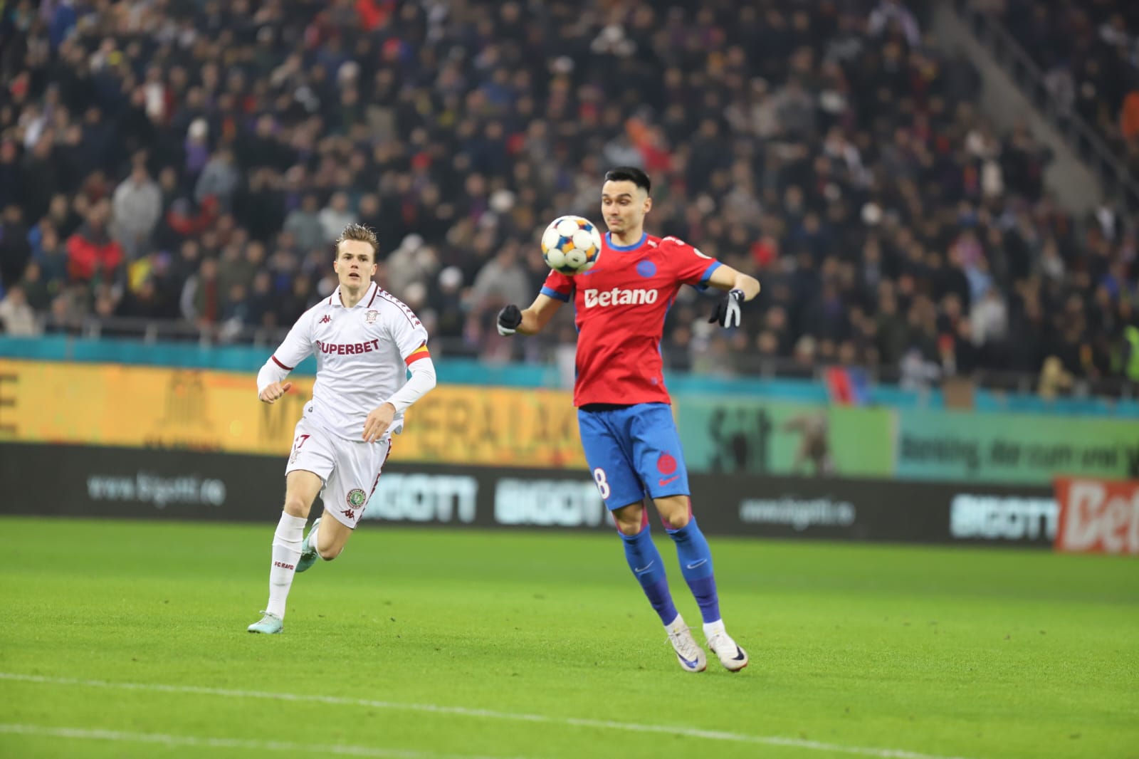 Superliga: FCSB-Rapid 2-1, după un derby superb și o fază controversată în final