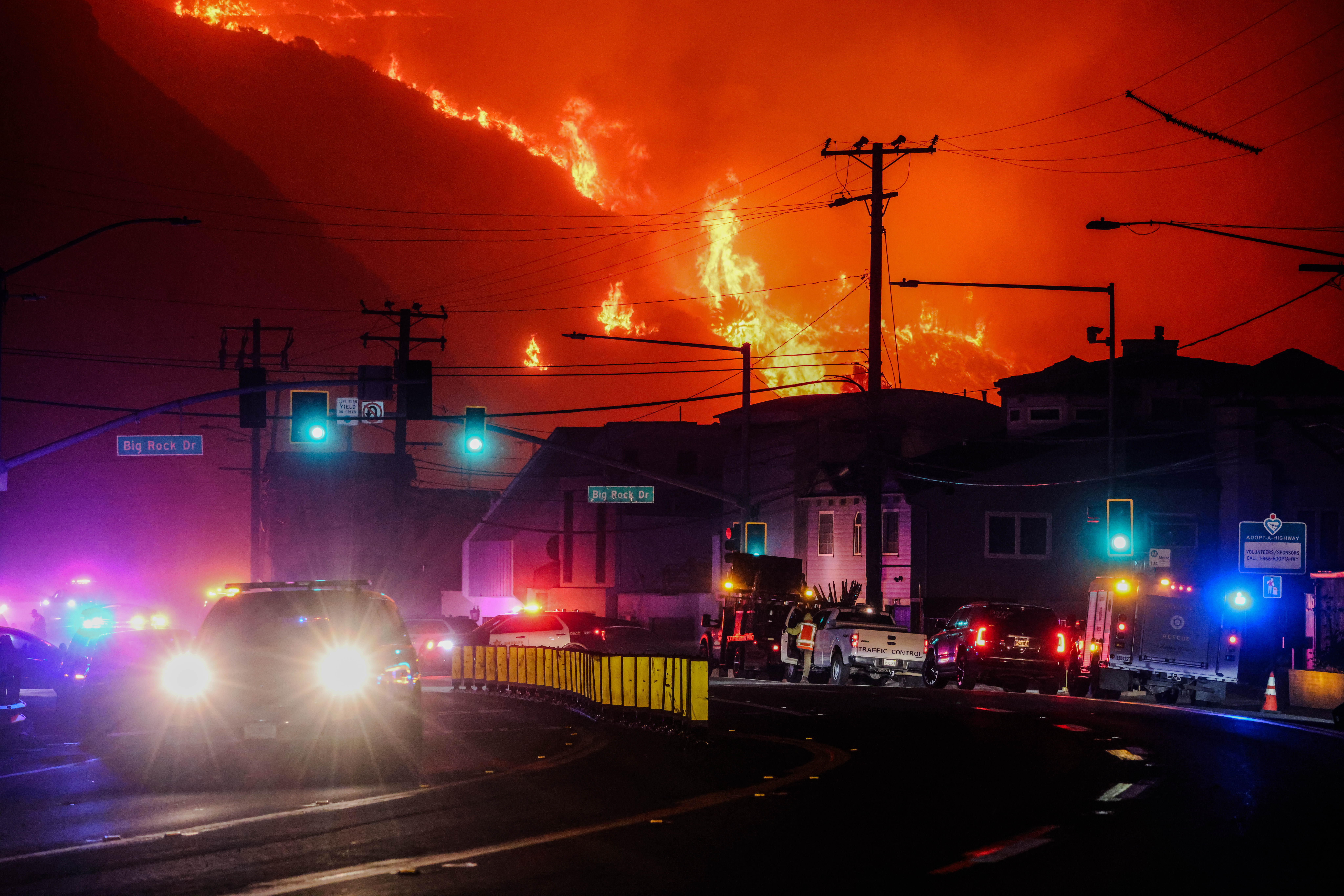 Singura casă rămasă în picioare după incendiul care a distrus mii de clădiri în Los Angeles