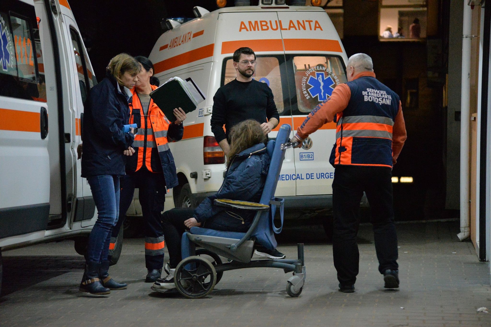 O fată de 14 ani a fost desfigurată de vecinul său! FOTO