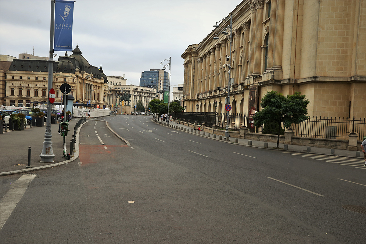 REPORTAJ. Viața în Bucureștiul mașinilor, unde există un autoturism aproape la fiecare pieton