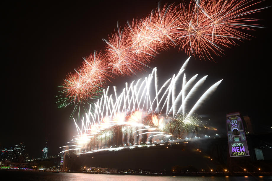 Mistuită de incendii devastatoare, Australia nu a renunțat la focurile de artificii din Sydney, la trecerea în 2020