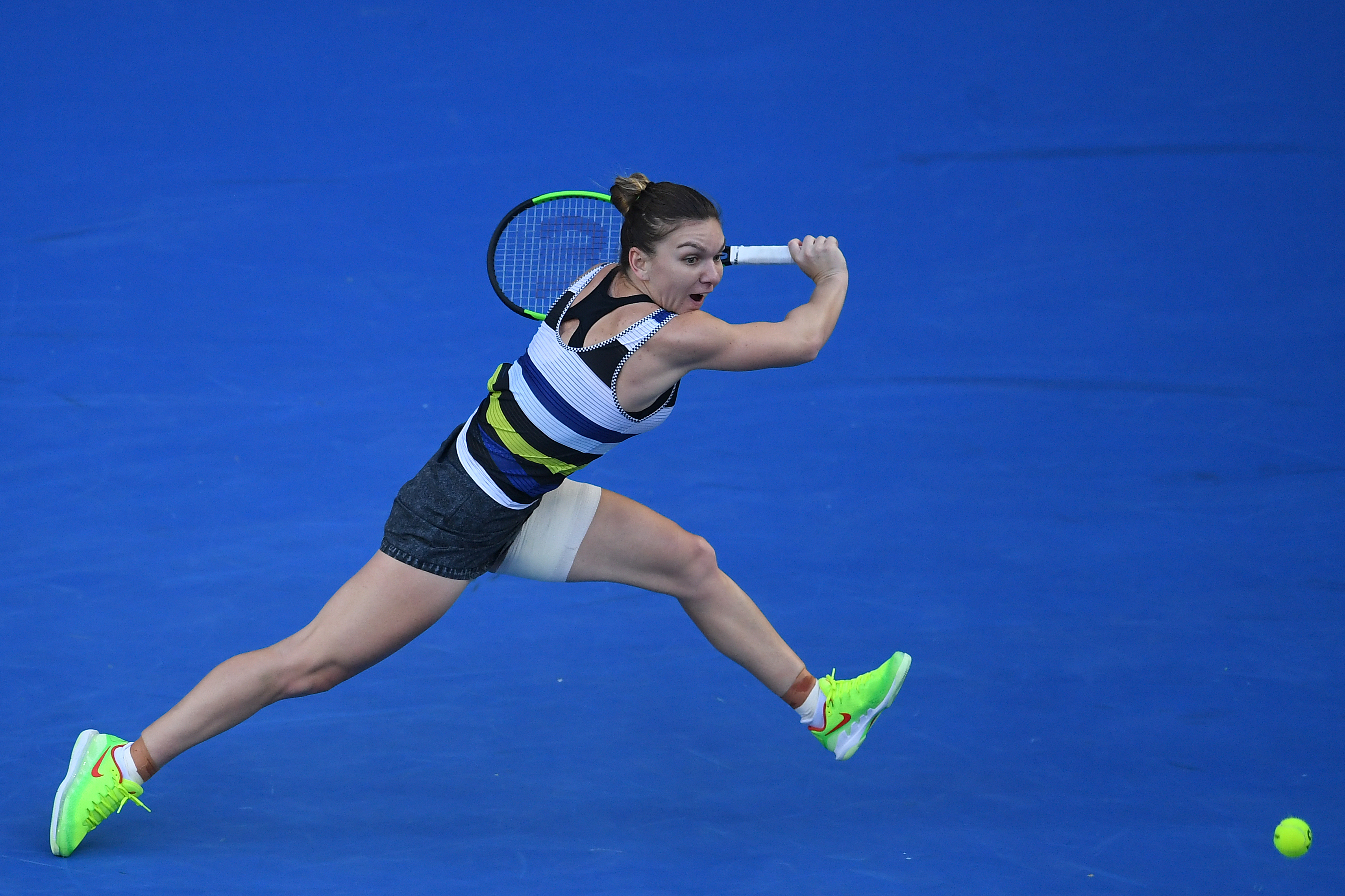 Simona Halep, în optimi la Australian Open! O învinge categoric pe Venus Williams și se pregătește pentru duelul cu Serena! | VIDEO
