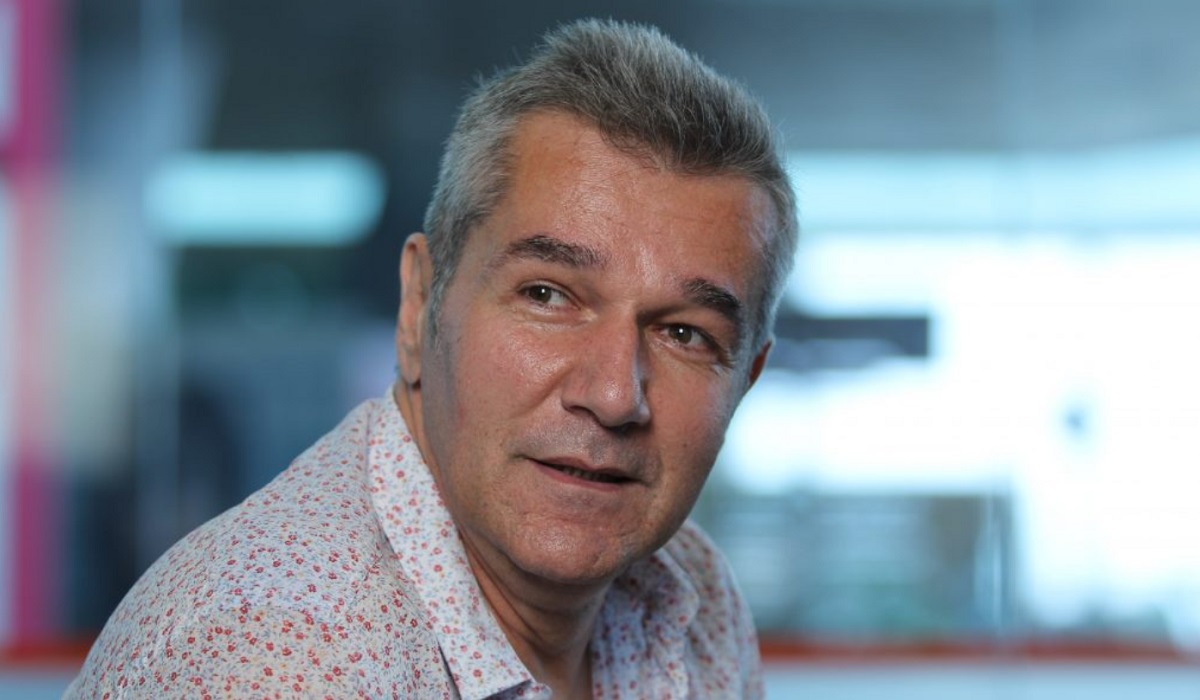 Dan Bittman merge cu autobuzul prin București și cu trenul la Predeal. Cum reacționează fanii când îl văd: „Unii se uită, alții nu”