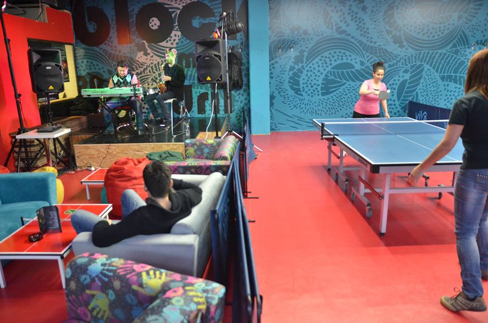 Ping pong-ul pe ritmuri de jazz a ajuns şi în România. Află unde întâlneşti această atmosferă / FOTO&VIDEO