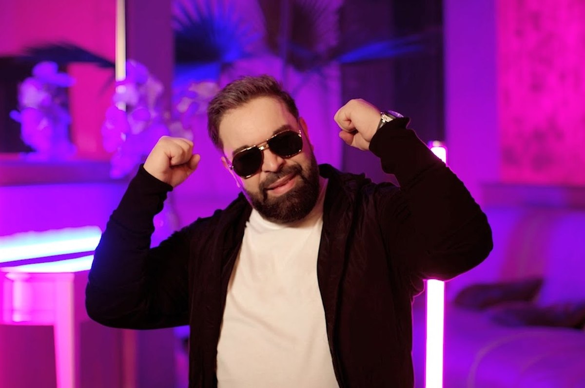 Florin Salam s-a filmat pe patul de spital. Cu ce probleme medicale se confruntă manelistul: „Să vă rugați pentru el”