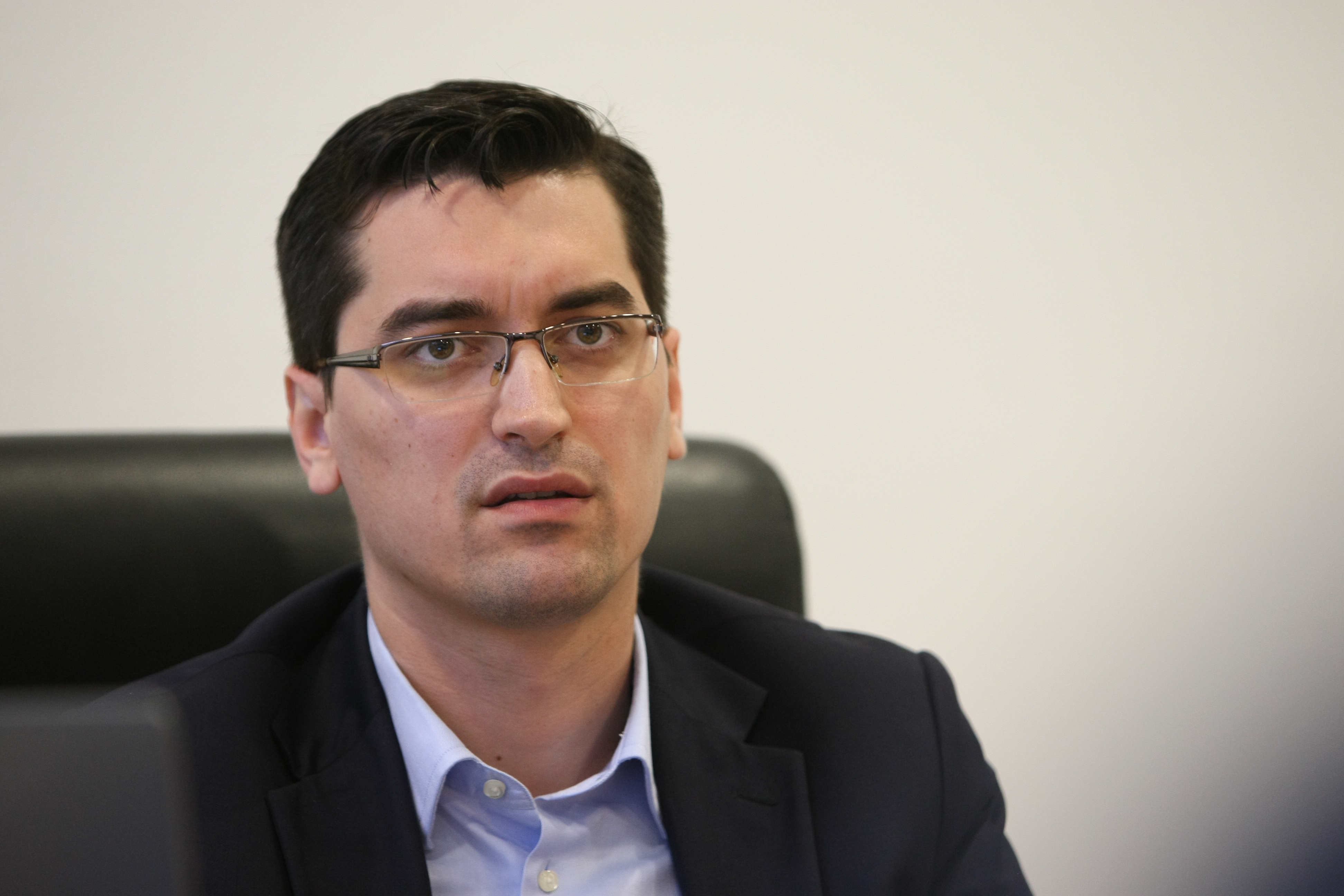 Interviu EXCLUSIV cu șeful FRF, Răzvan Burleanu: ”Tricolorii au primă pentru câștigarea Euro! Naționala a devenit locomotiva fotbalului nostru!”. ”Nu mă deranjează asocierea cu Serviciile secrete” | VIDEO