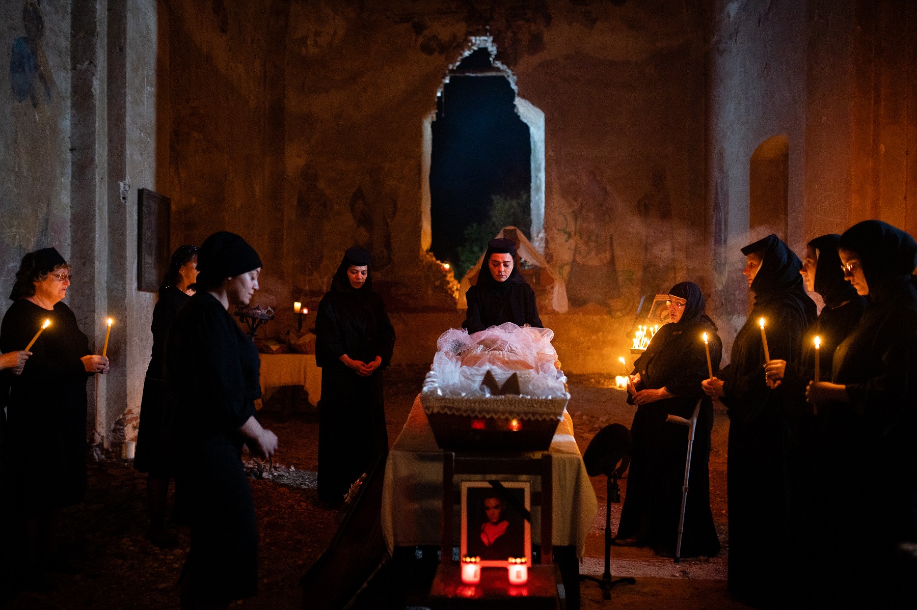 Confruntare în serialul „Clanul”, între personajele interpretate de Carmen Tănase și Șerban Pavlu: „Băiatul meu nu mai e în siguranță unde l-ai trimis”