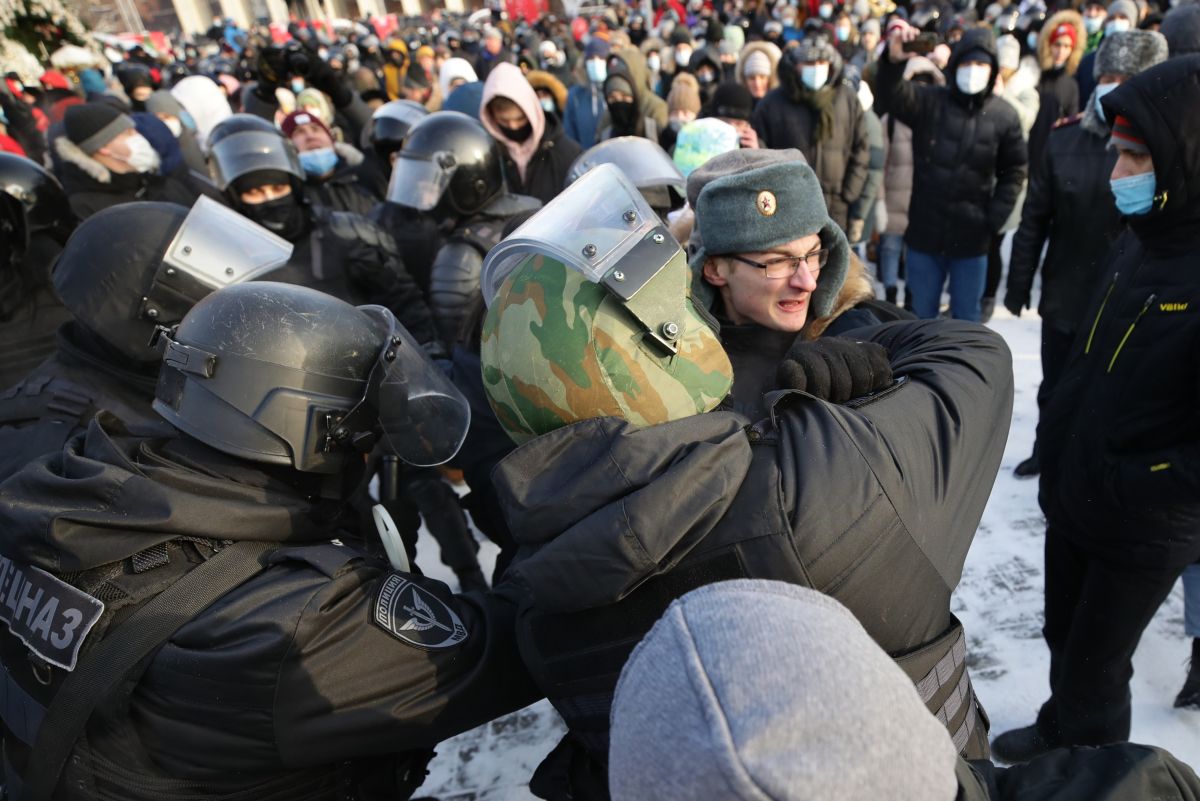Protestele din Rusia | Peste 2.400 de oameni săltați, printre care și un copil. „Putin e un hoț!” și „Rusia fără Putin!”, au strigat manifestanții