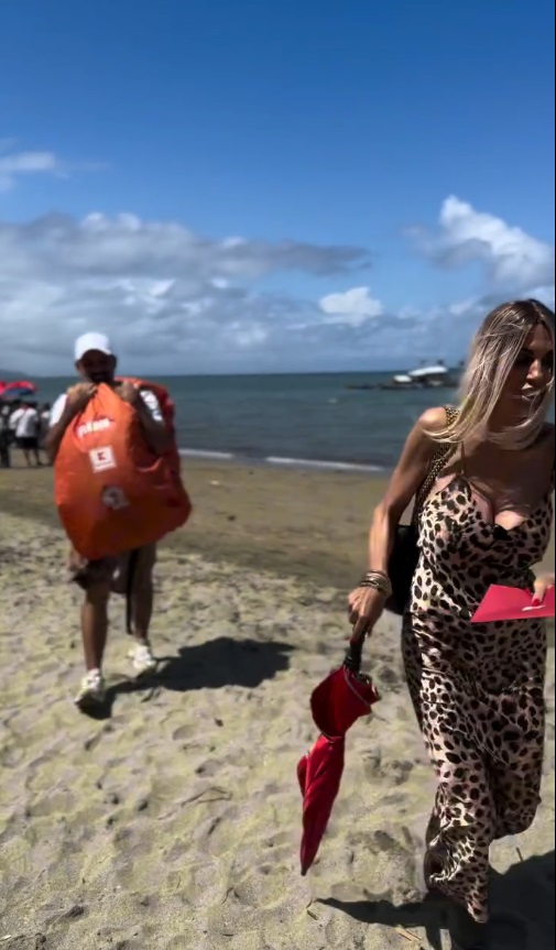 Primele imagini cu Raluca Bădulescu la Asia Express 2025. Nu a renunțat la rochiile decoltate și nici la tocuri