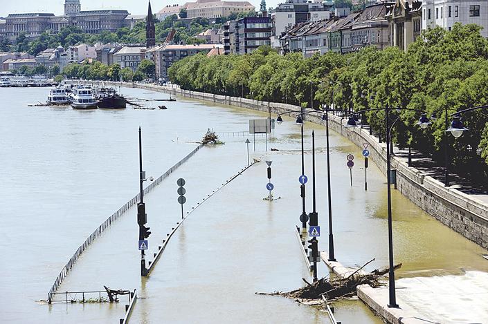 Itt van a lista: ezek a magyar települések önállóan védekeznek az árvíz ellen