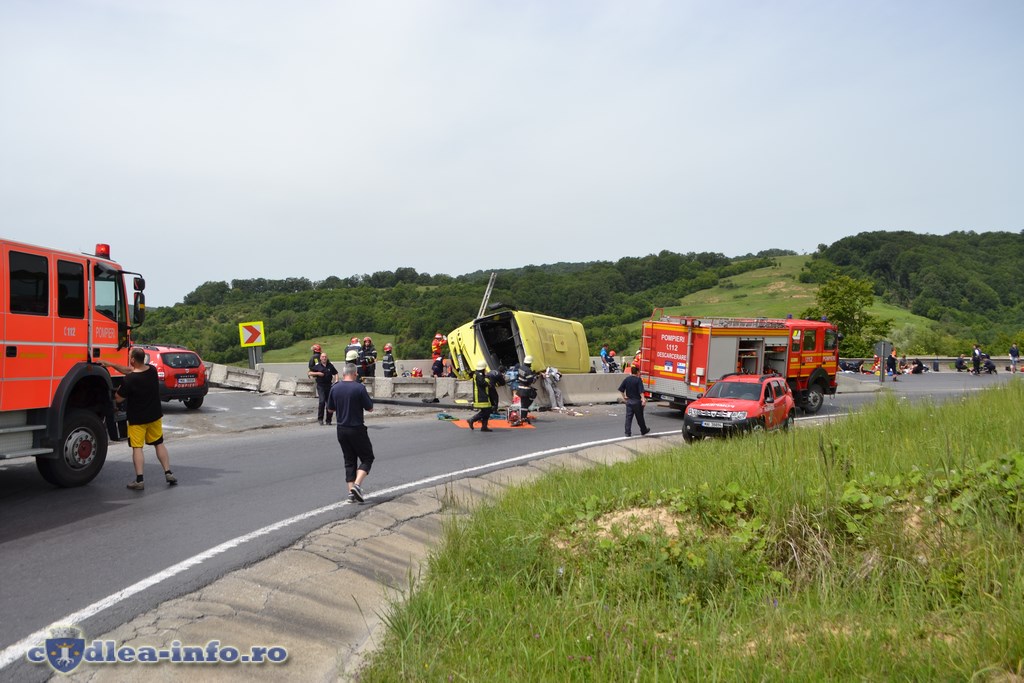 UPDATE | Autocar plin cu minori, implicat în accident la Brașov | 4 persoane au murit! FOTO