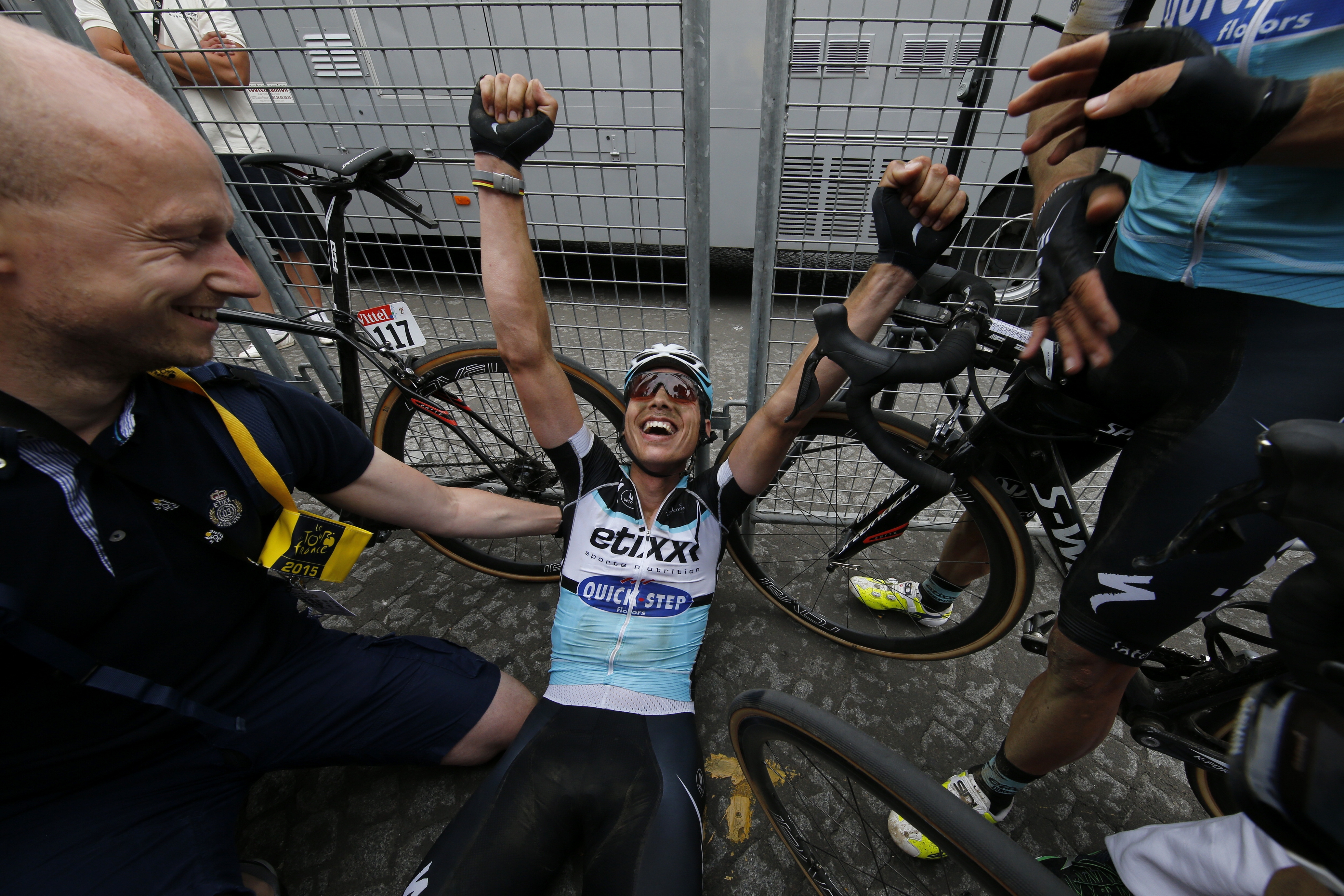 Le Tour 2015 a fost marcat de căzături, abandonuri și victorii de etapă obținute roată la roată