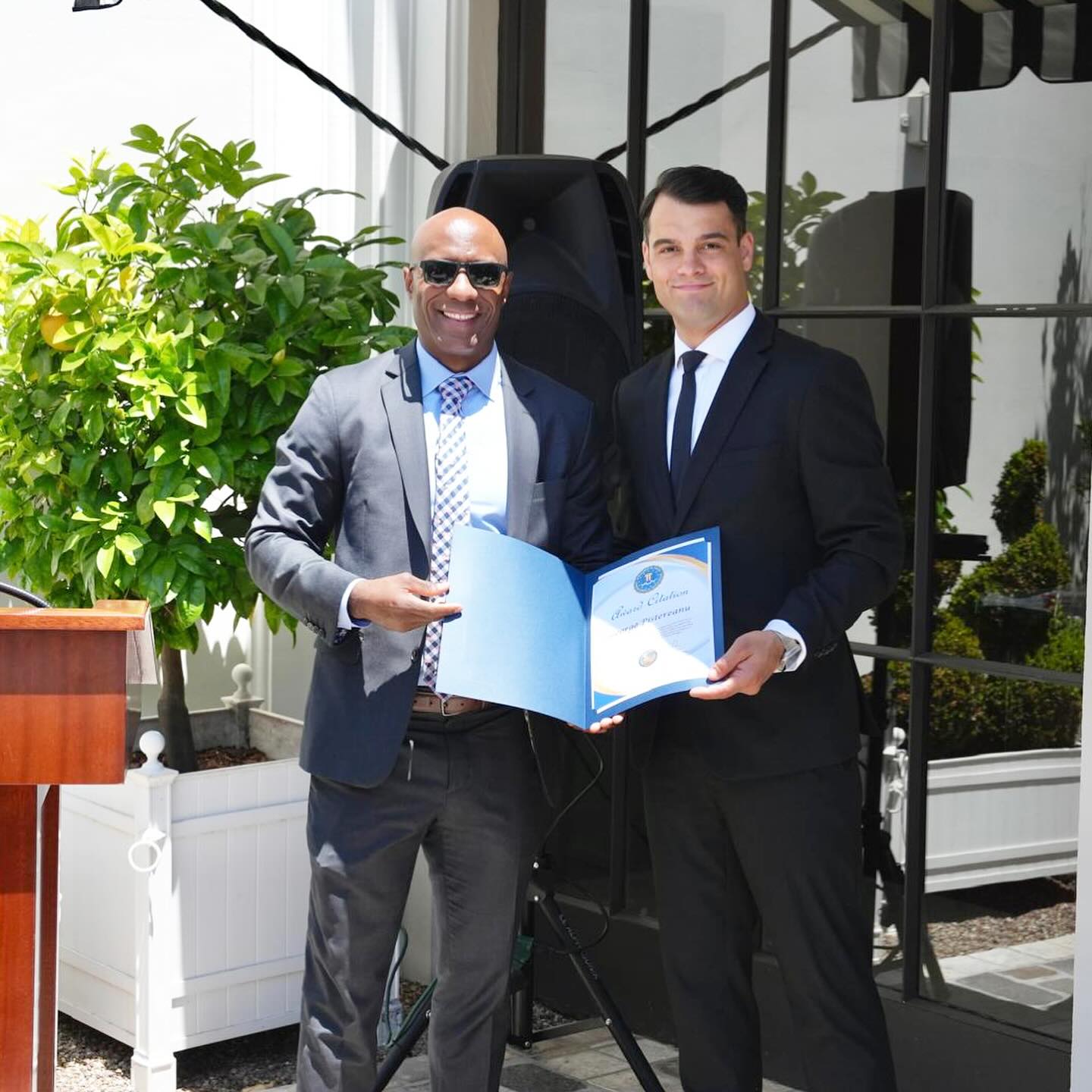 George Piștereanu, premiat de FBI Los Angeles după ce a imobilizat un infractor. „Suspectul era extrem de periculos, înarmat până în dinți” /EXCLUSIV