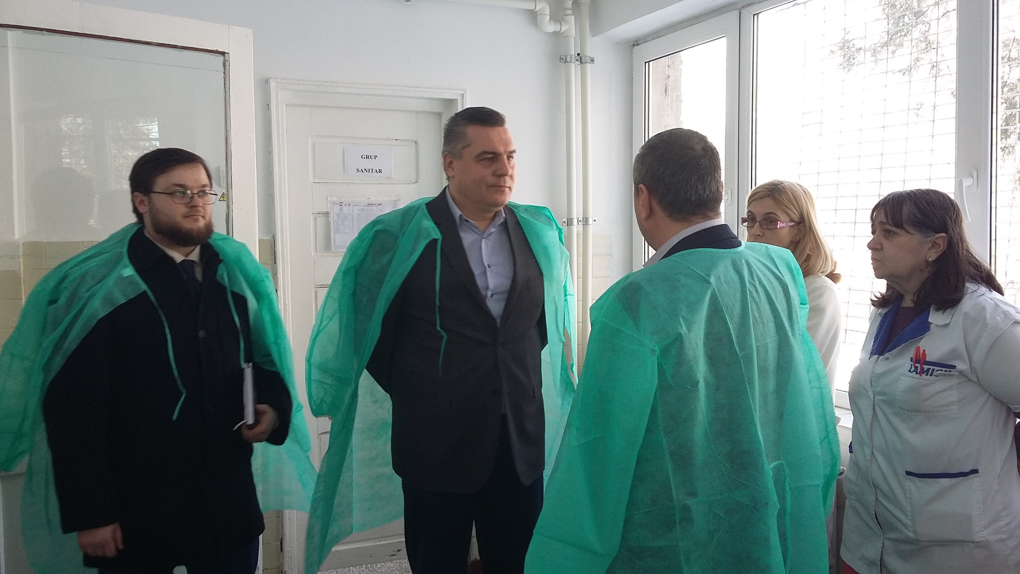 Saloane fără apă caldă, cu igrasie și toalete murdare în spitalul din Tecuci FOTO&VIDEO
