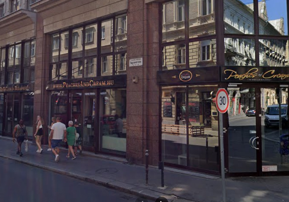 Ezért szúrta meg a tinilányt egy 15 éves lány a pesti diszkónál - ki is fosztották az áldozatot