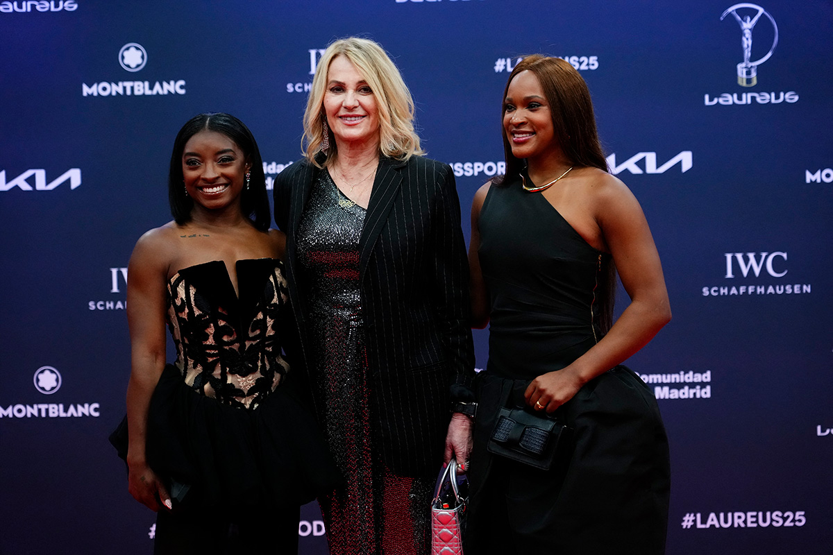 Nadia Comăneci, emoționată până la lacrimi la Gala Laureus: „Nu am tremurat nici la paralele cum am tremurat acum. Tu m-ai salvat” | VIDEO