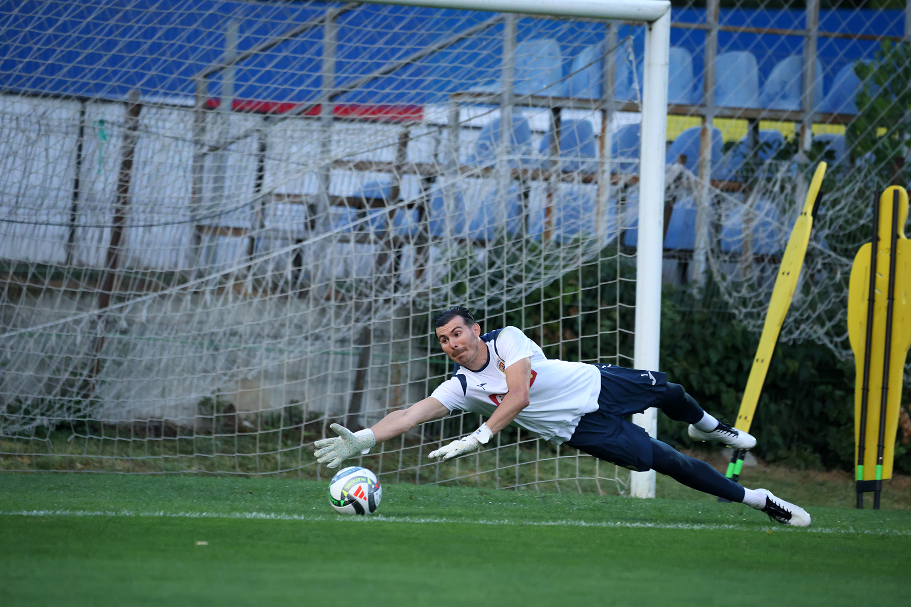 Mircea Lucescu, primul antrenament după revenirea la naţională. Ianis Hagi a apărut cu un look nou
