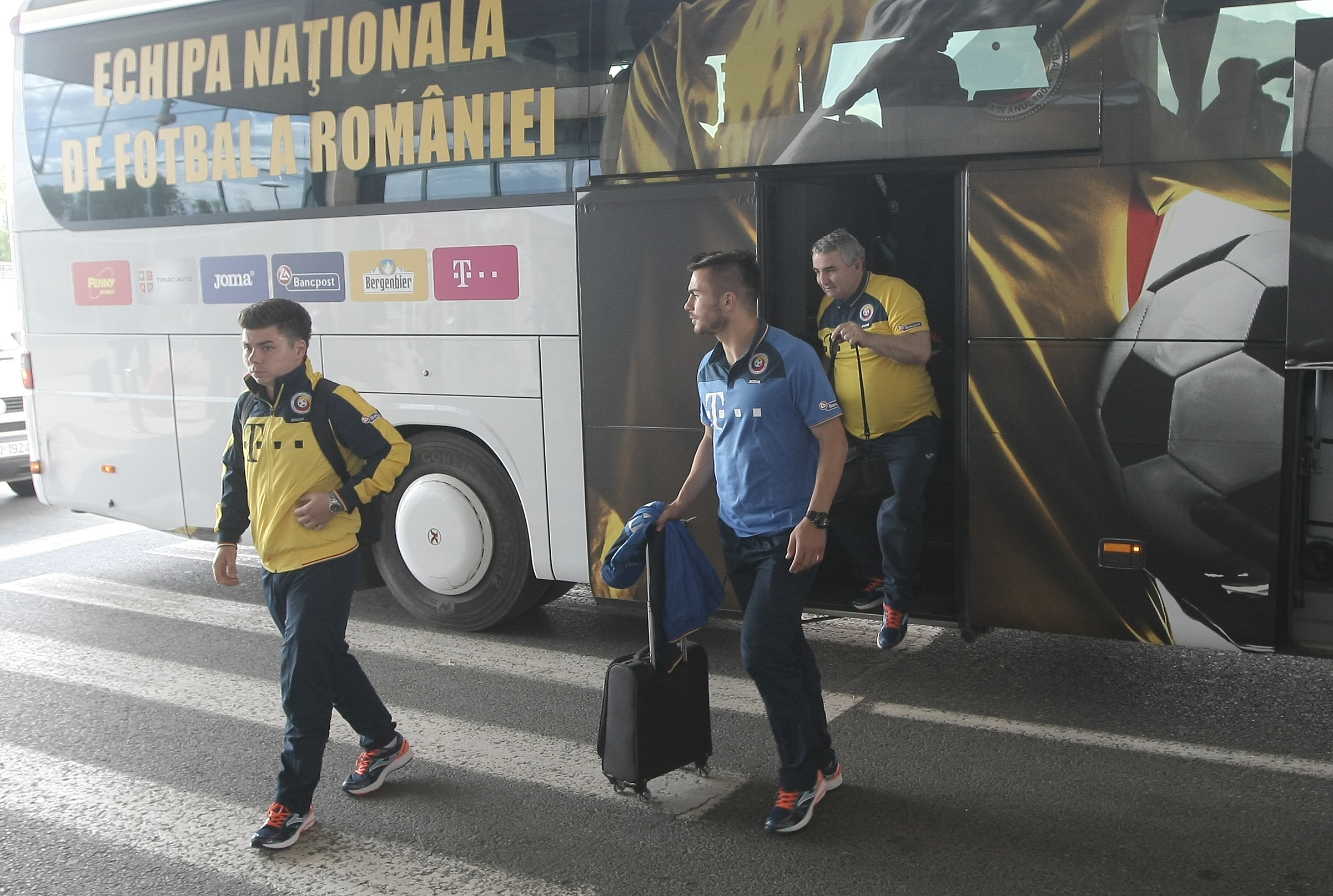Anghel Iordănescu l-a luat pe Denis Alibec în cantonamentul din Italia. Selecționerul, absent | GALERIE FOTO