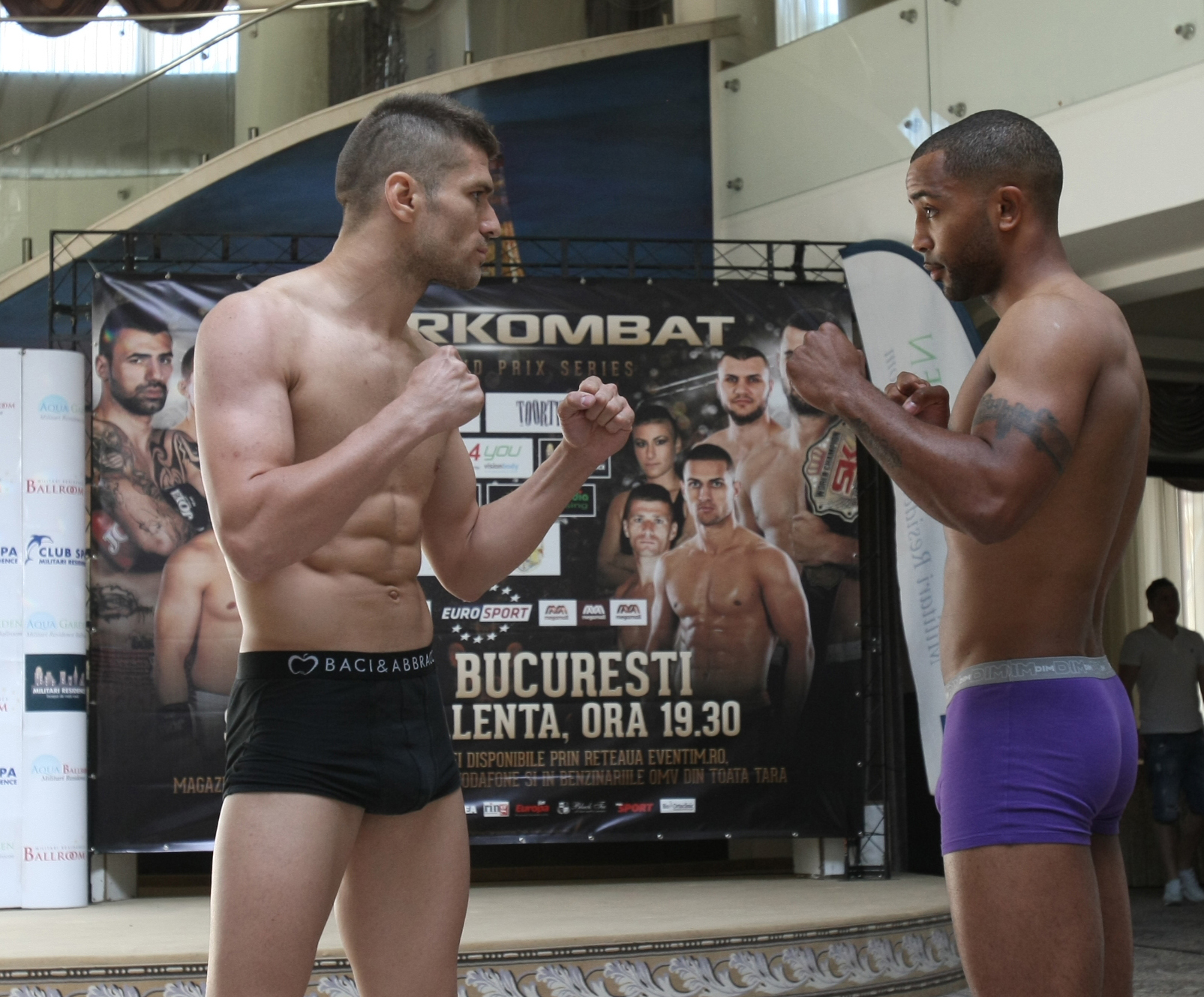 Luptătorii de la Superkombat București au trecut cu bine de proba cântarului oficial / GALERIE FOTO