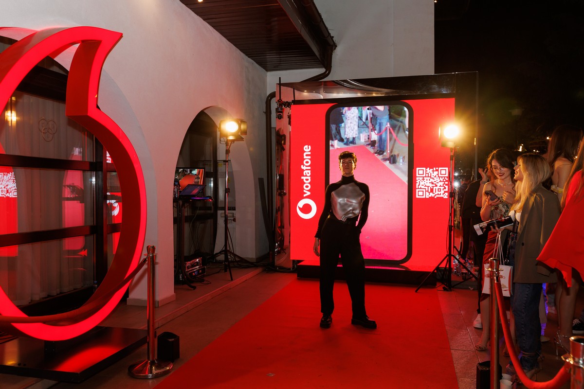 Intră în atmosfera ELLE New Media AWARDS 2023 și descoperă fotografiile surprinse în cadrul evenimentului organizat la Clubul Diplomatic