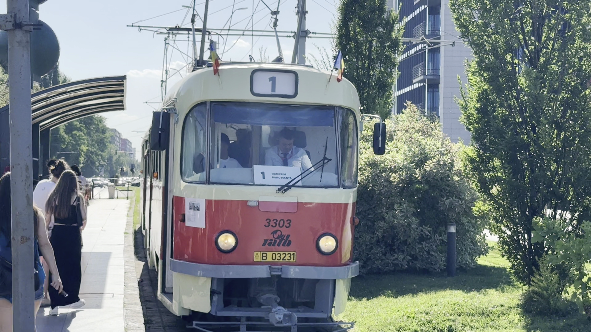 Am mers cu tramvaiul Tatra în drumul spre depou. După 53 de ani, garniturile își iau rămas-bun de la București