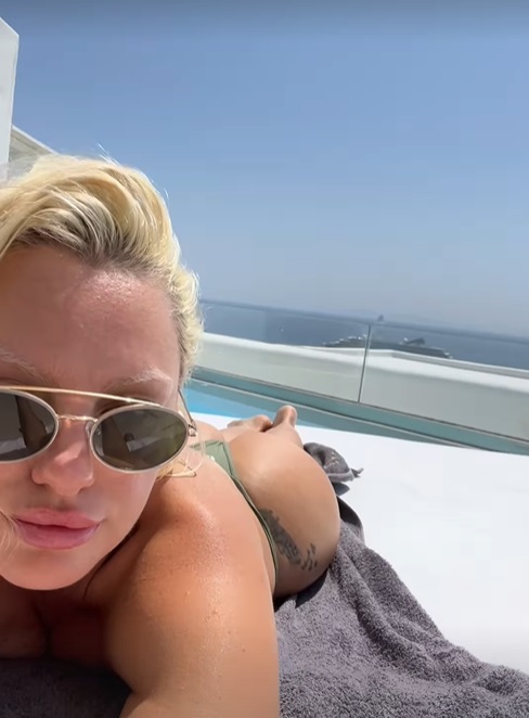 Cum a fost surprinsă Alexandra Stan alături de fotbalistul George Pușcaș în Mykonos. Se zvonește că au o relație