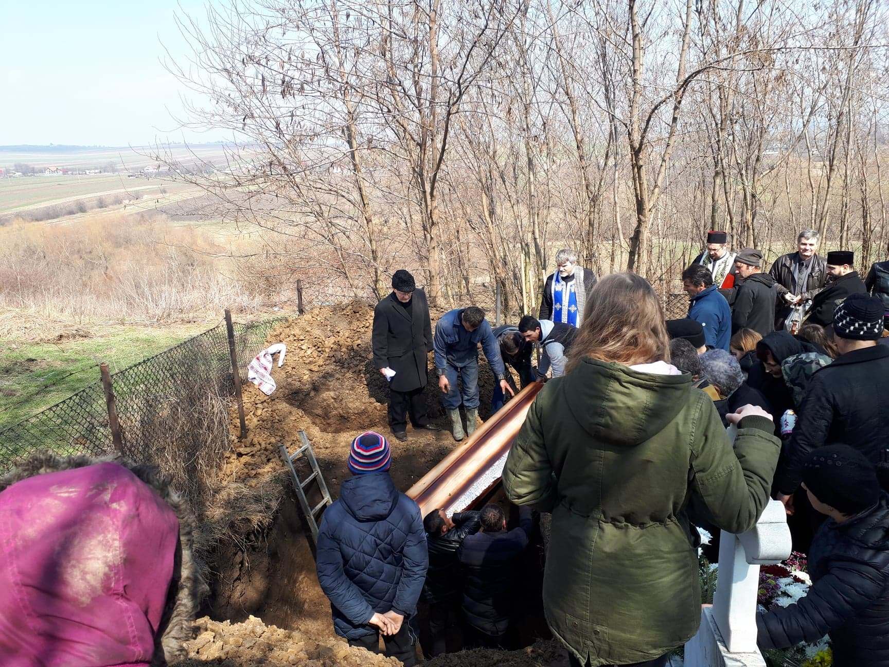 Victimele triplei crime din Brașov, înmormântate în satul nemțean Totoieşti. Părinţii Monicăi Buliga au aflat oroarea de la televizor/ FOTO
