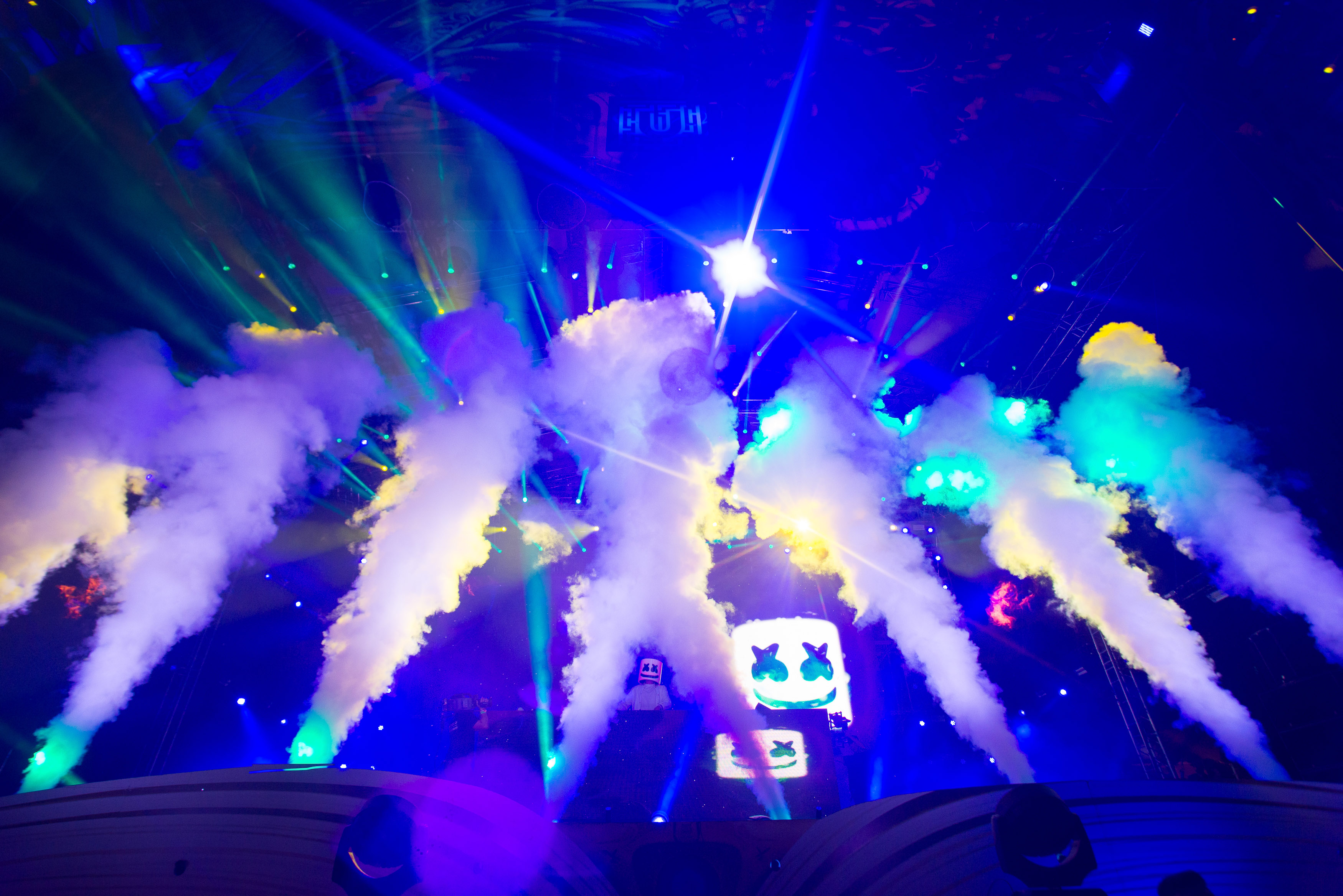 A treia zi la Untold 2017. Armin van Buuren a mixat până când a rămas fără curent