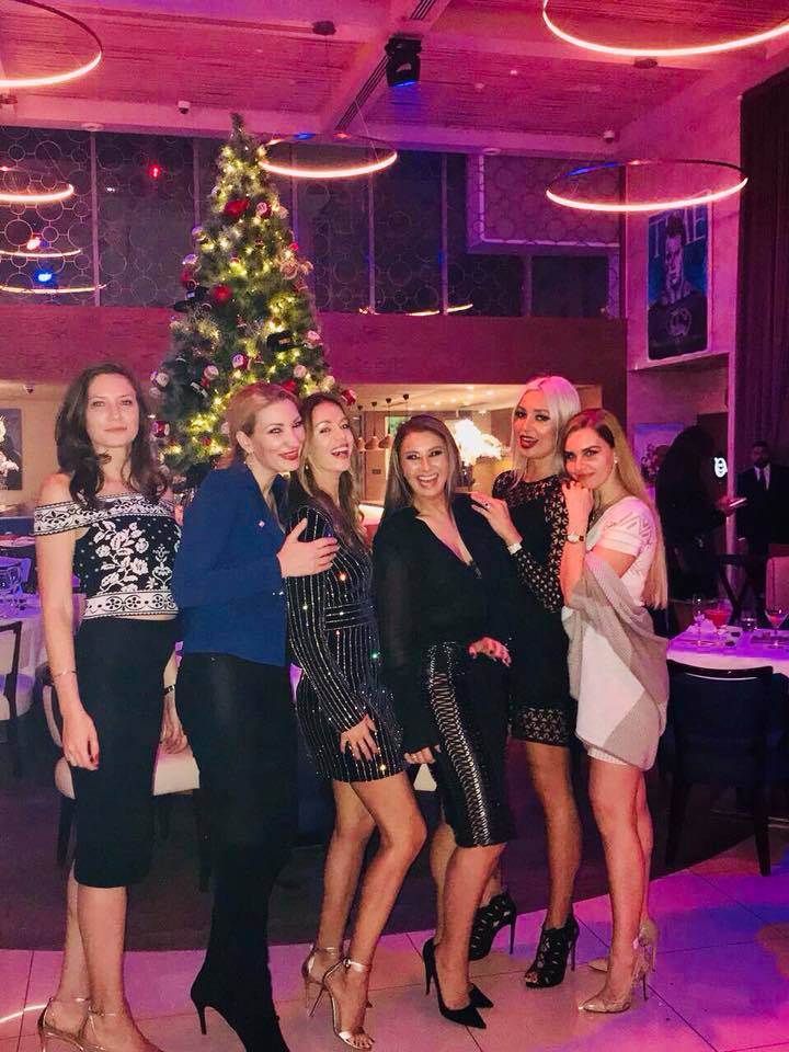 Anamaria Prodan, distracție pe cinste la Dubai. A petrecut pe rupte cu prietenele | FOTO