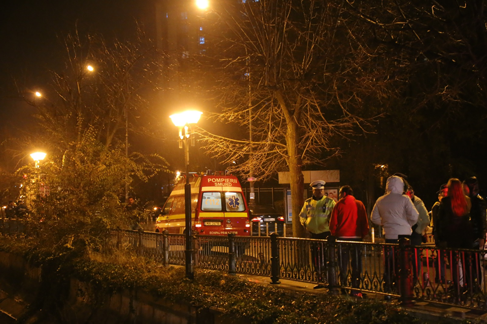 Un șofer a căzut cu mașina în râul Dâmbovița, în zona Cotroceni din Capitală (FOTO & VIDEO)