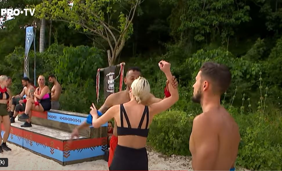 Concurenții de la Survivor România 2023, la un pas de bătaie. Spiritele s-au încins între Faimoși și Războinici
