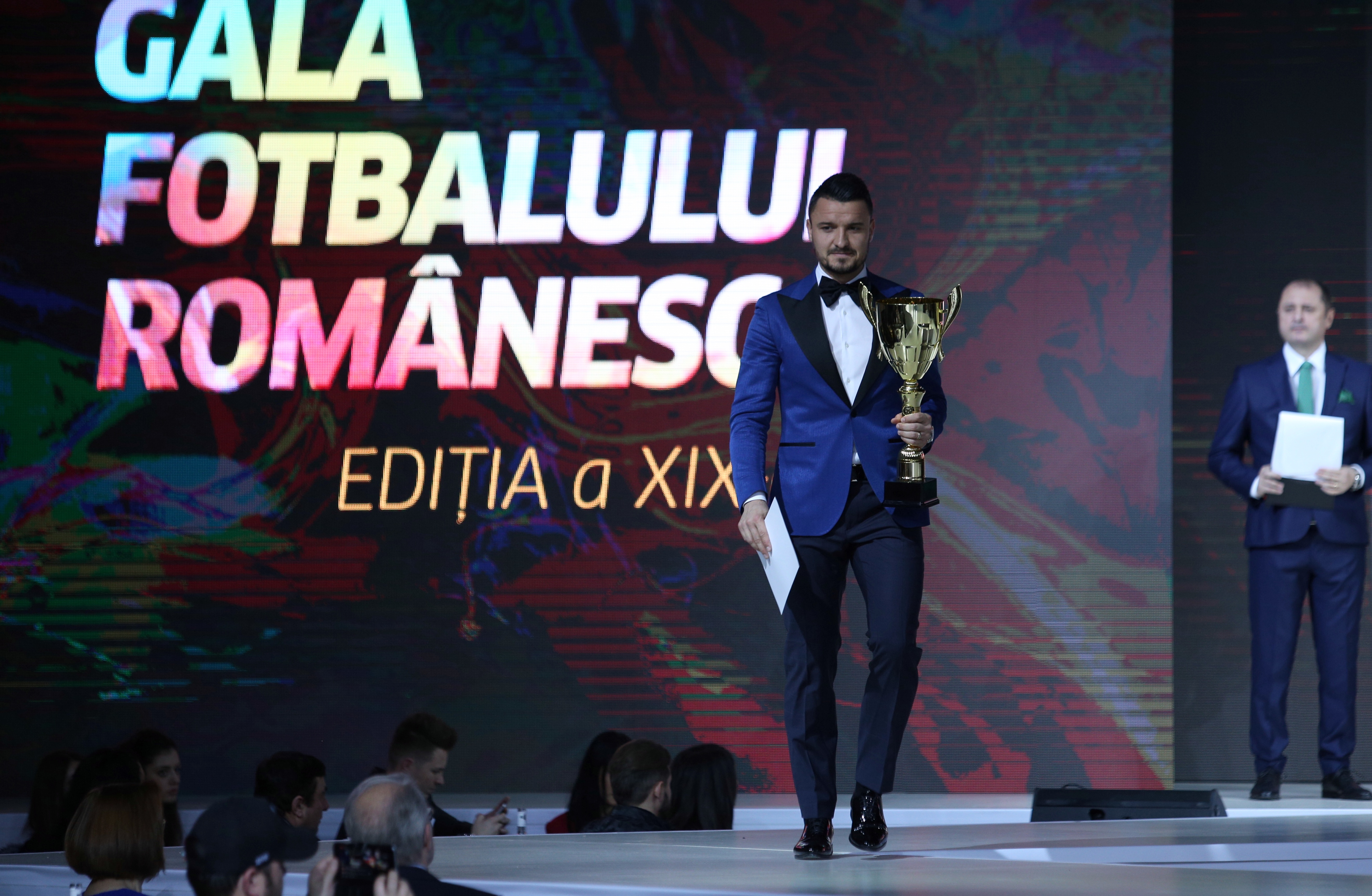 Gala Fotbalului Românesc 2017. Budescu, jucătorul anului. Hagi - antrenorul anului! Toate premiile acordate | FOTO&VIDEO