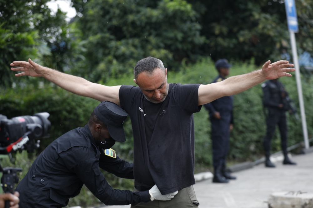 Imagini dezolante cu cei 280 de mercenari români care s-au predat rebelilor M23, în Congo: „Rolul lor a agravat și mai mult conflictul”