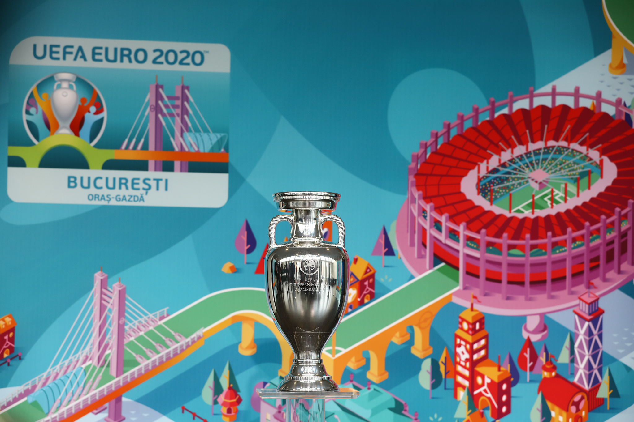 Trofeul CE 2020, la București. Cupa ”Henri Delaunay” a fost la Arena Națională. Sâmbătă, la Mega Mall | GALERIE FOTO&VIDEO