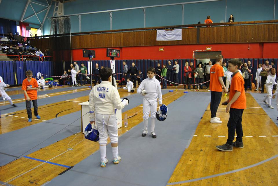 Trei spadasini români, învingători la Circuitul Internațional de spadă ”Olimpici”, de la Budapesta / FOTO