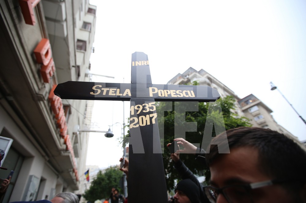 UPDATE. Când va fi înmormântată actrița Stela Popescu. Vineri, trupul său a fost depus la Teatrul de Revistă Constantin Tănase (FOTO&VIDEO)