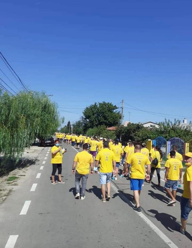 Adunare electorală PNL cu înghesuială în comuna 1 Decembrie, în sprijinul unui primar transferat de la PSD